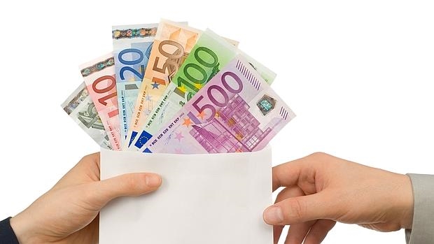 Reial Decret 1462/2018, de 21 de desembre, pel qual es fixa el salari mínim interprofessional per a 2019 a 900 €